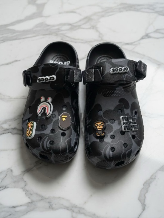 CROCS Shoes - CROCS Size 9 woman/ Size 7 Men Black Gray Camo Clogs with Charms
